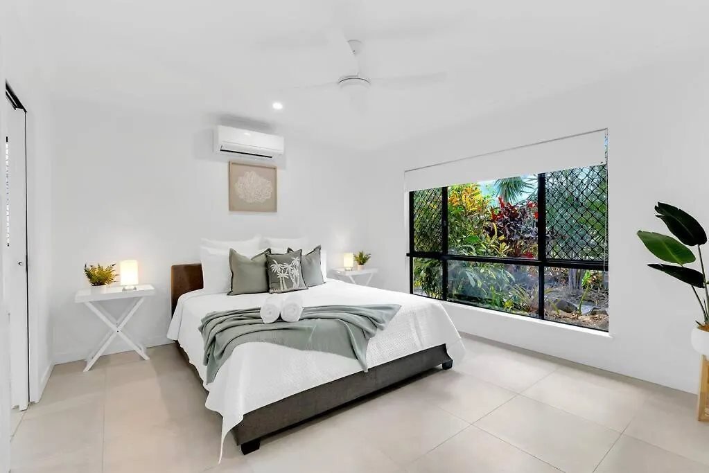 Lagoon Palms - By The Beach Pool Luxury Trinity Beach 0*,  Australia