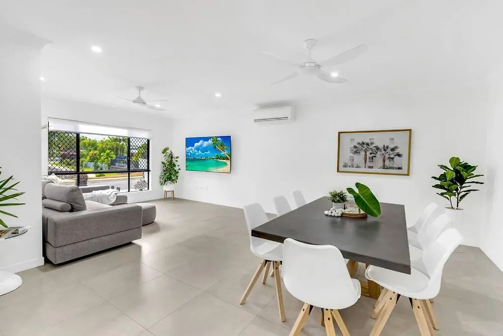 Apartment Lagoon Palms - By The Beach Pool Luxury Trinity Beach Australia